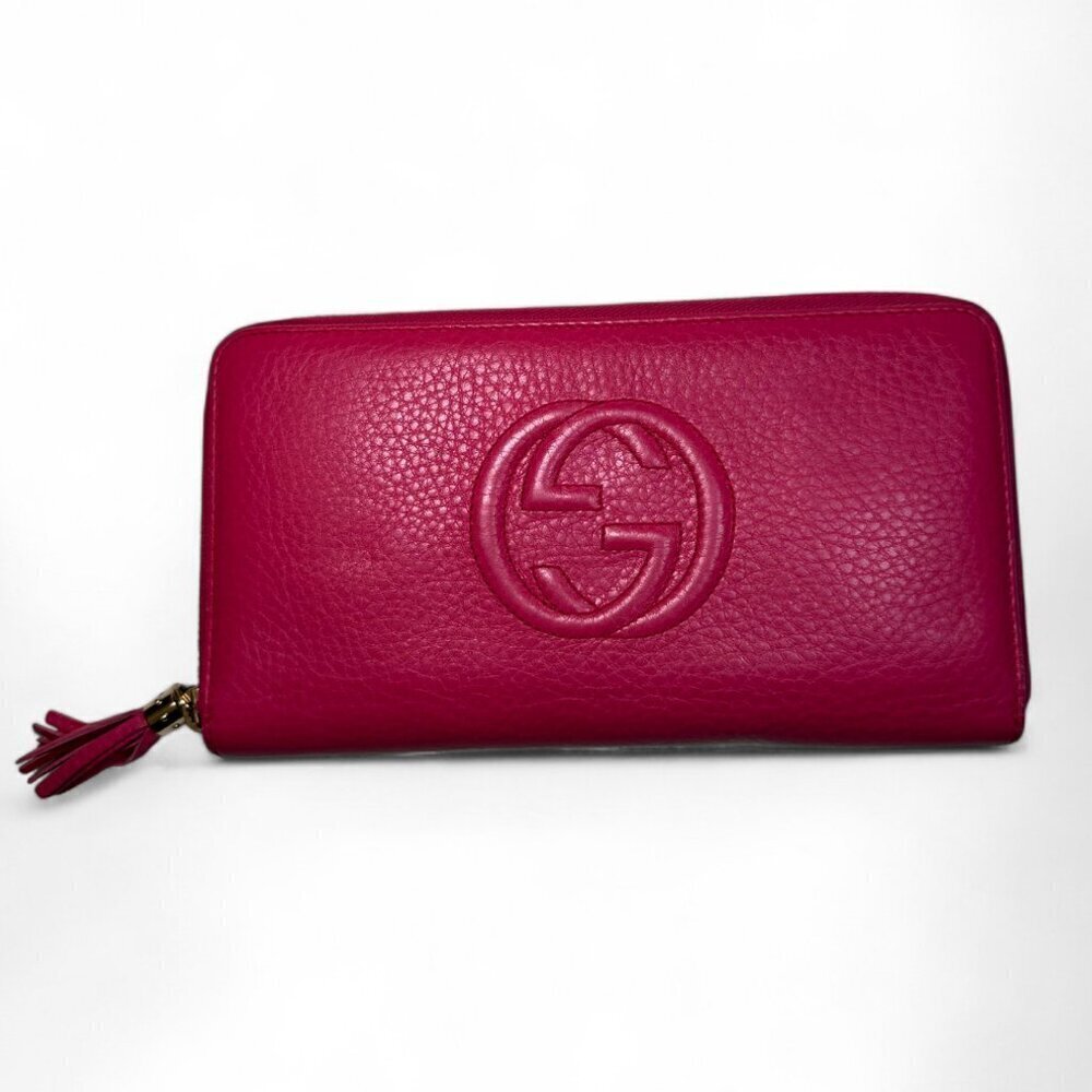 GUCCI Pebbled Leather Soho Zip Around Interlocking G Logo Long Wallet - Pink
